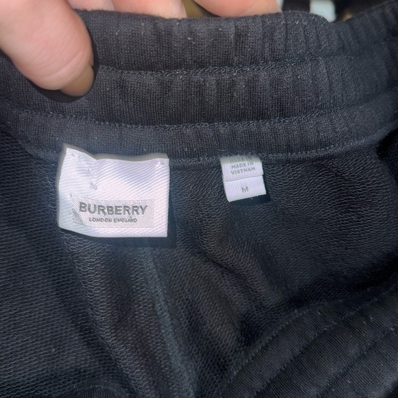 Men’s Medium Burberry Winter Crewneck & Jogger Set - Picture 7 of 7